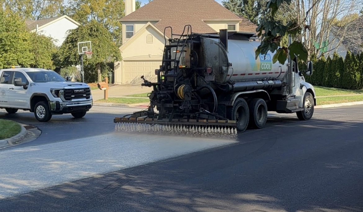 asphalt rejuvenation truck