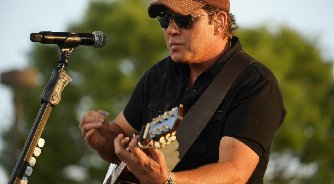 Rodney Atkins playing the guitar